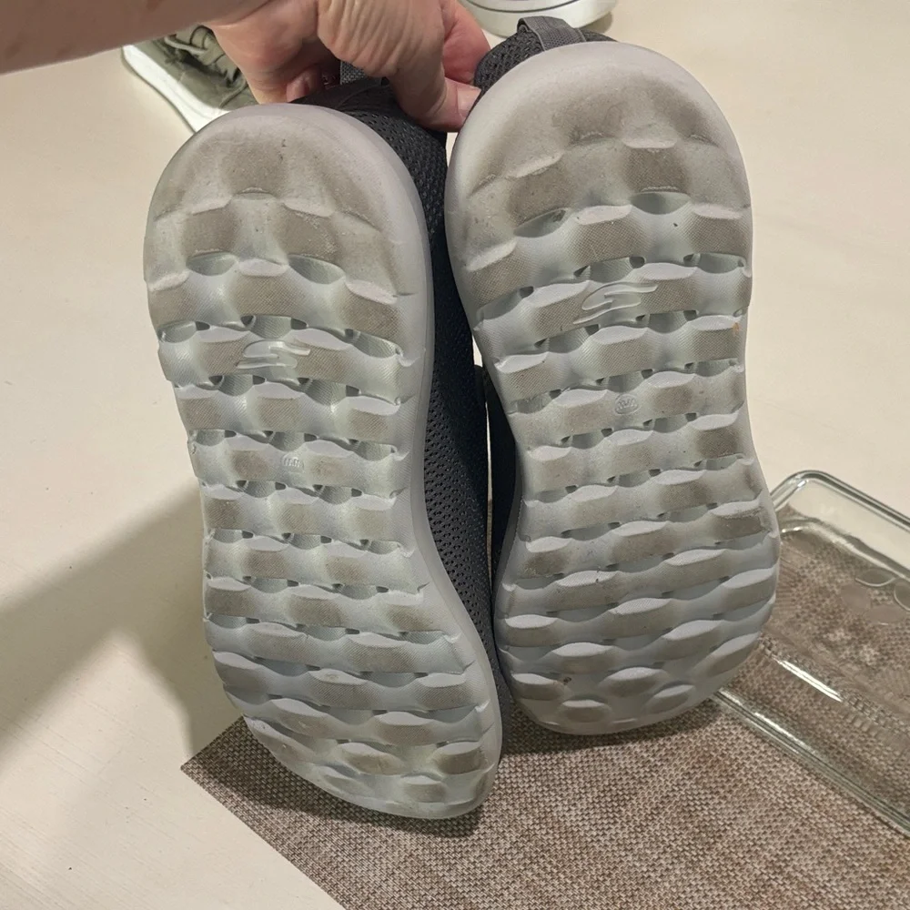 Skechers Goga Max Go Walk Slip-On Loafers. Men 13 wide fit. Excellent condition! - Picture 7 of 8